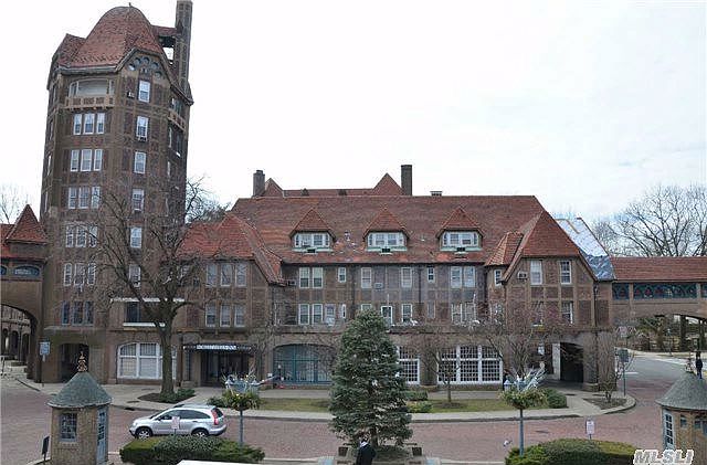1st image of 2 Dartmouth St APT M47
