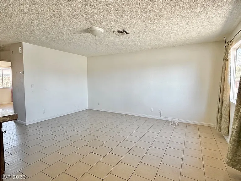 3717 Lillis Ave #B — Photo 3