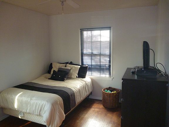 5th image of 6006 Adenmoor Ave