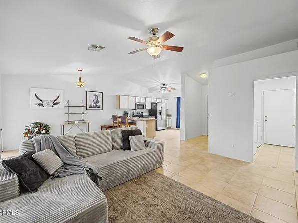 725 E LONG Avenue, Buckeye, AZ 85326