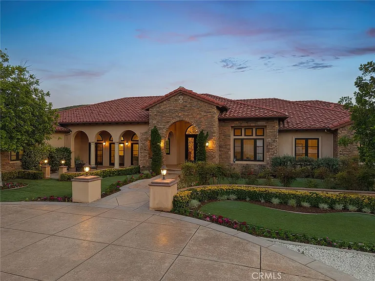 10727 W Stallion Ranch Rd — Photo 1