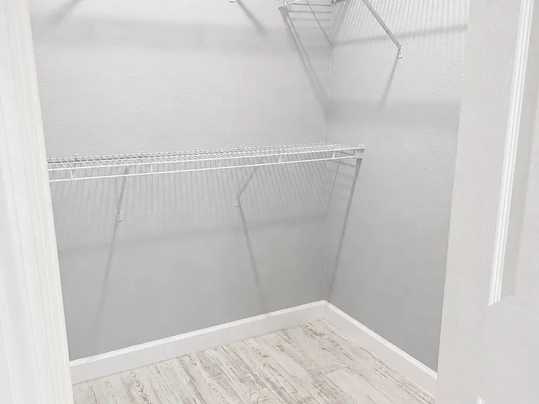 5152 Northridge Rd #202 — Photo 7