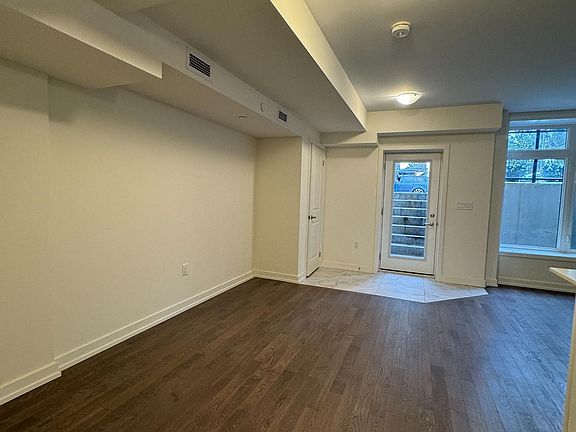 4th image of 58 Elizabeth St S #2108