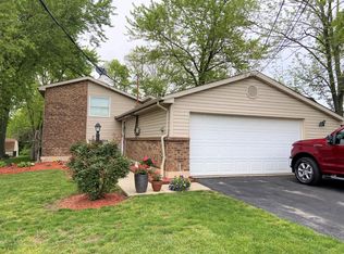 1626 W Kemper Rd, Cincinnati, OH 45240