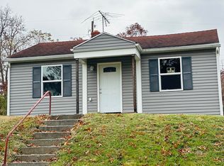 7632 Carden Dr, Radford, VA 24141