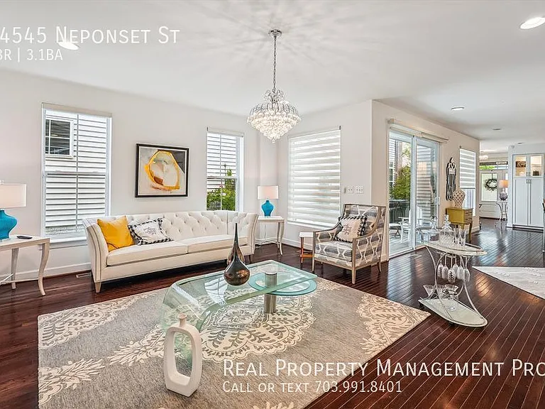 44545 Neponset St — Photo 7