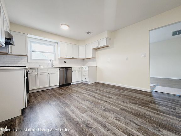 5th image of 869 Elbe Ave