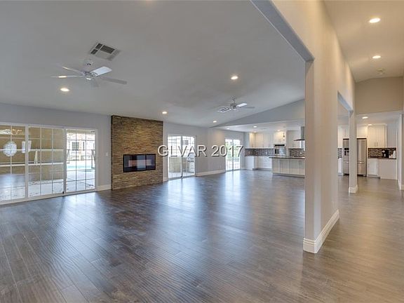 4th image of 8016 Secret Harbor Ct