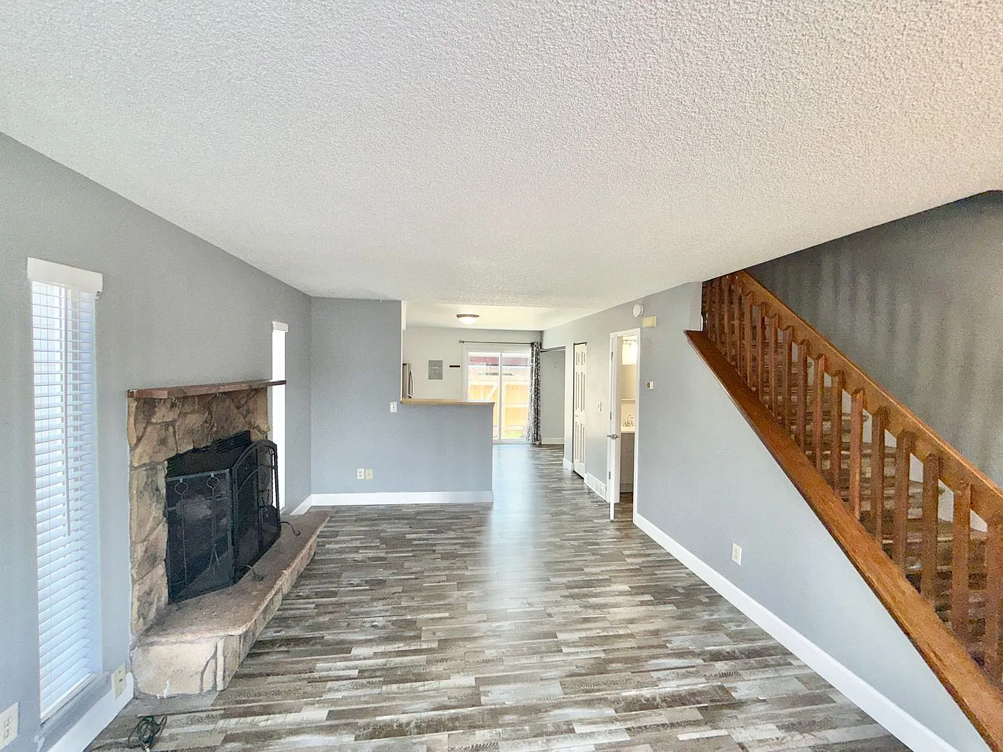 Charming 2 Bedroom Townhome in Briargate with so much new! — Photo 2