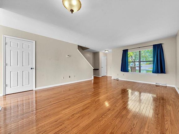 5th image of 7169 Snowberry Cir