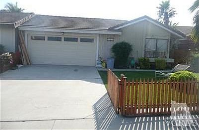 1st image of 1551 Petit Ave