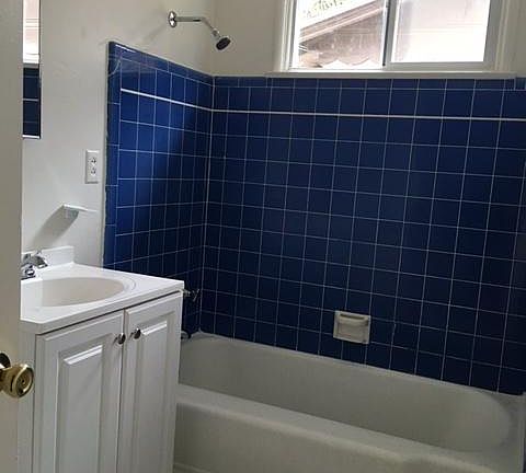 3rd image of 2446 Ocean Park Blvd APT A