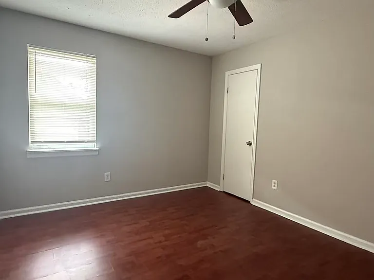 3909 Almon Dr — Photo 7