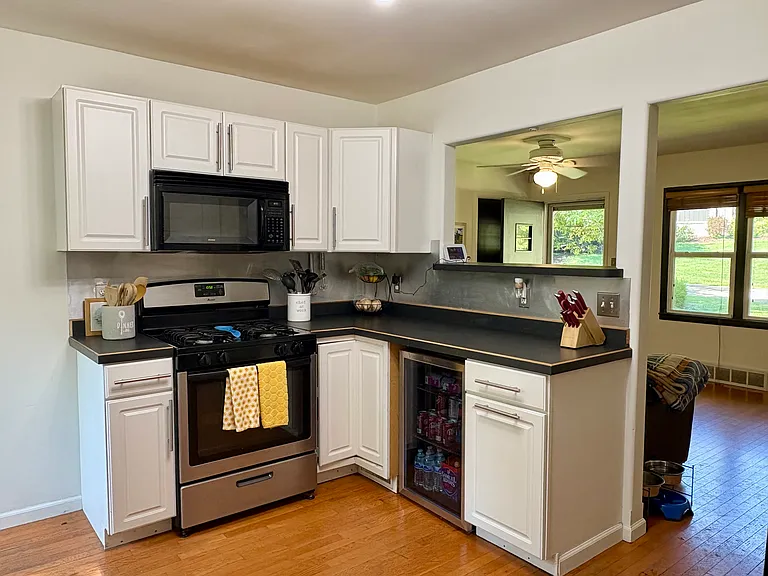 135 S Evergreen Ave — Photo 10