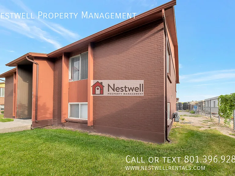 1881 W Lake Park Dr #3 — Photo 29