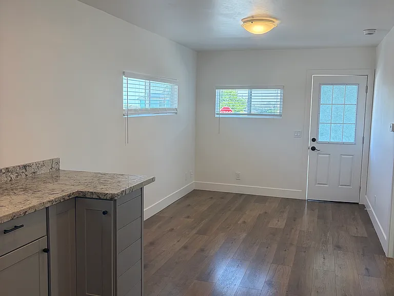 1596 Luxton St — Photo 3