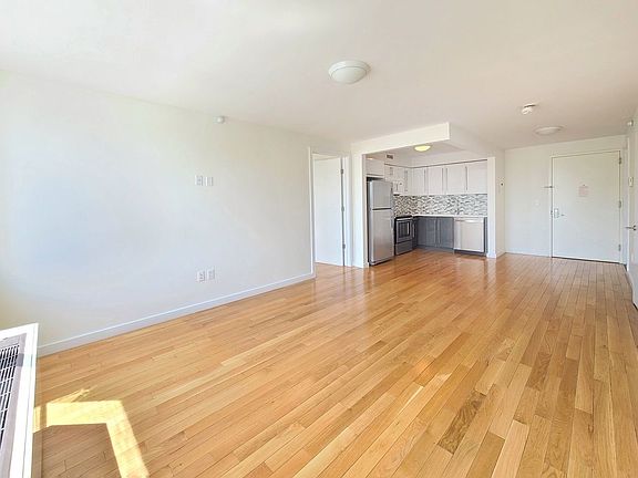 4th image of 52-05 Queens Blvd #7CC