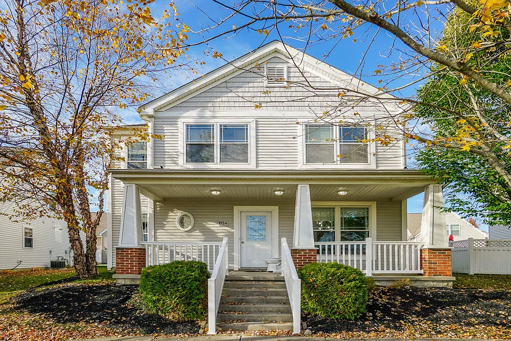 3 bed, 2.5 bath, 1916 sqft, $3,880 — Photo 1
