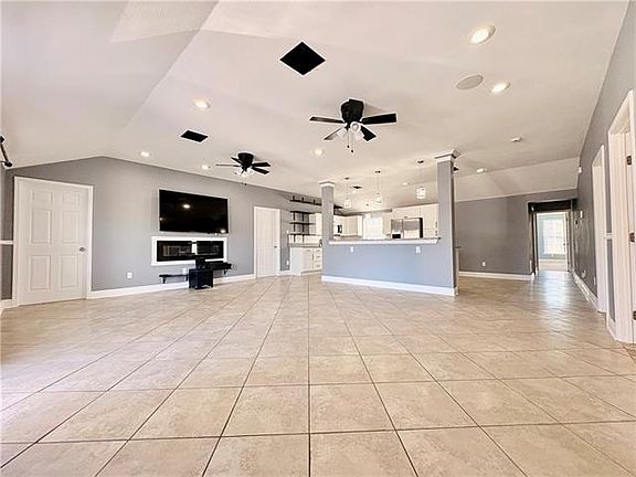 2nd image of 412 Avenue G