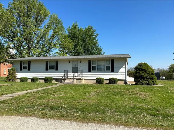 399 W Walnut St, Dover, MO 64022