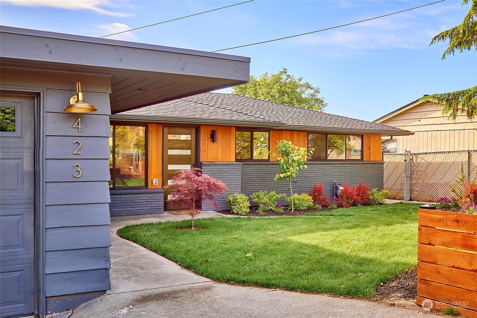 423 3rd Avenue N photo 1