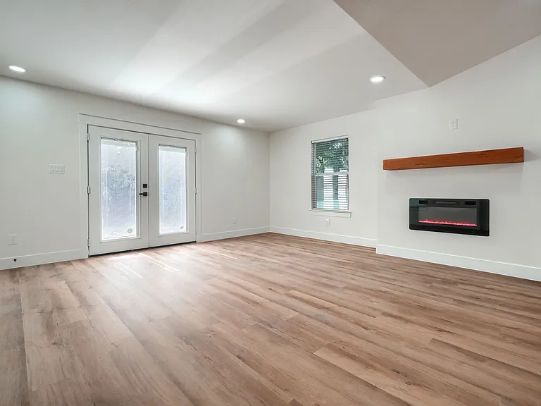 7009 Moss Rose Ct — Photo 10