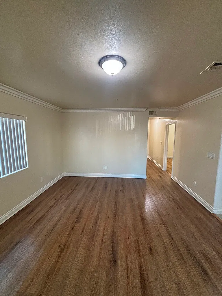 4 bed, 1655 sqft, $3,650 — Photo 2