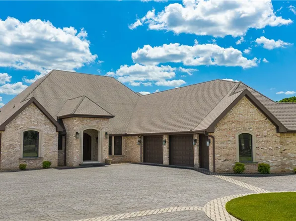 2407 E Joyce Blvd, Fayetteville, AR 72703