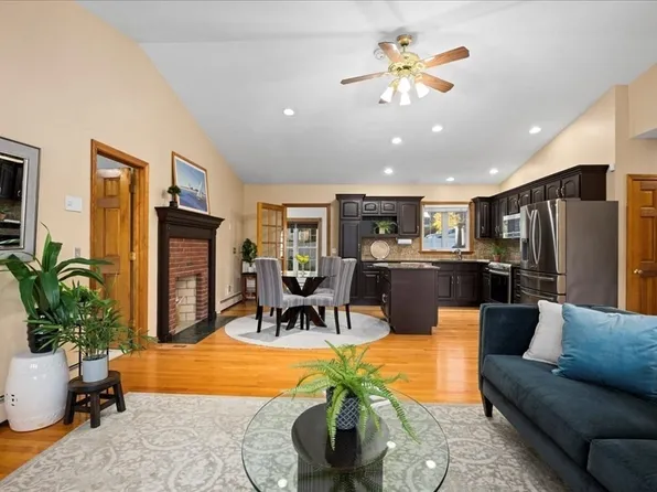 31 Crane St, Worcester, MA 01604