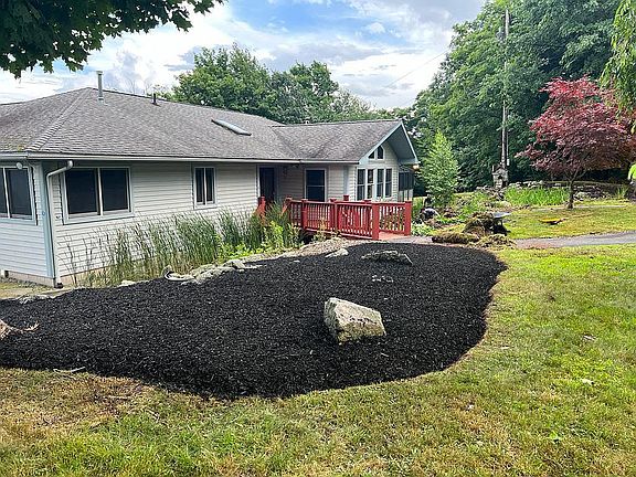 5th image of 79 Sunrise Dr