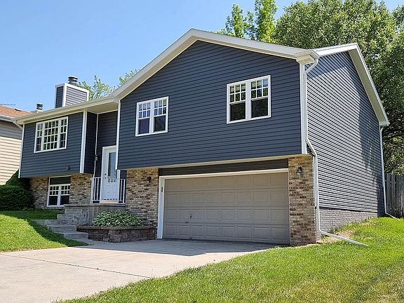 2nd image of 1011 W Burt Dr