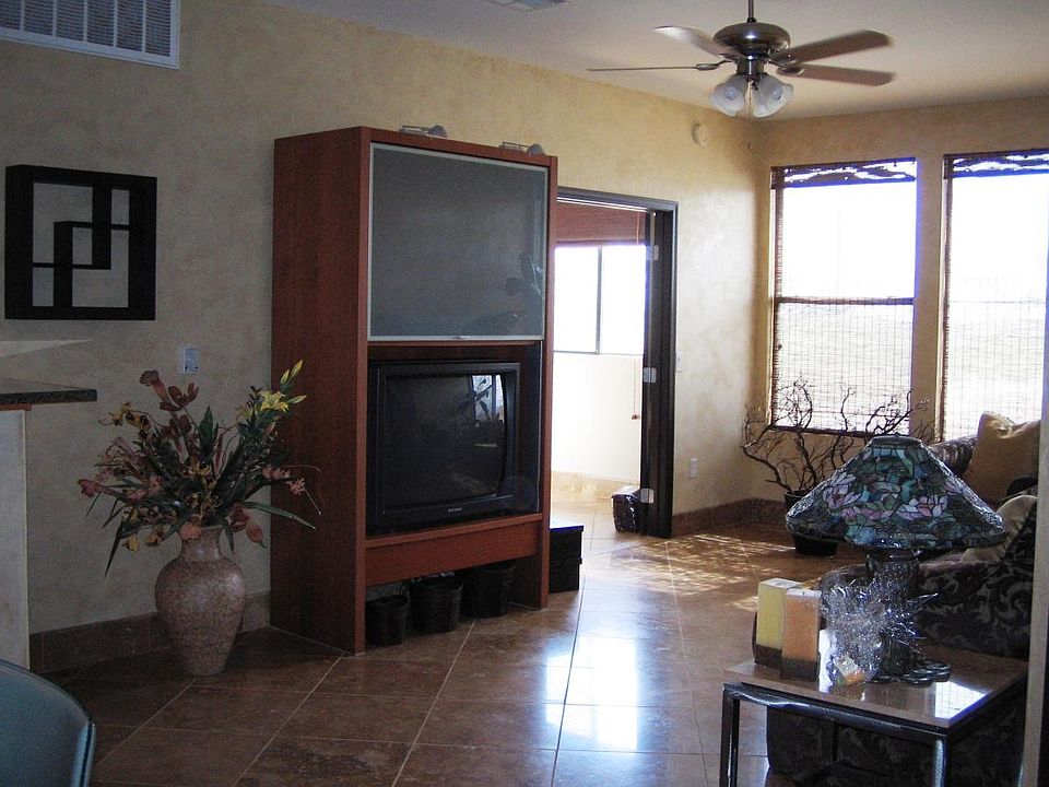 Living room with TV and VCR