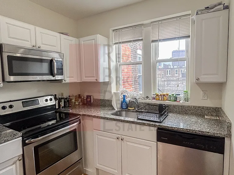 6 Cleveland Pl #17 — Photo 4