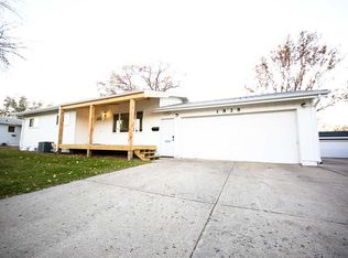 1828 9th St SW, Minot, ND 58701