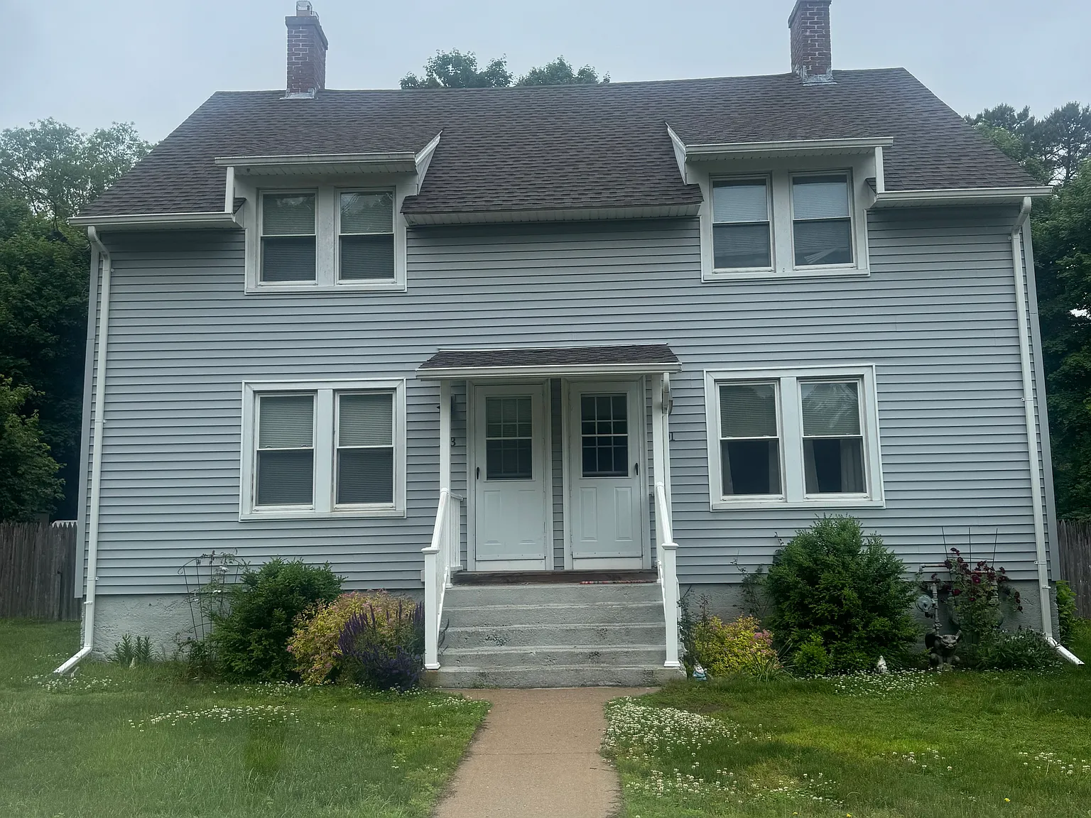 3 bed, 1000 sqft, $2,200 — Photo 1