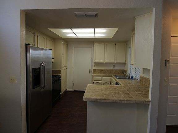 3rd image of 8001 Stutz Ct