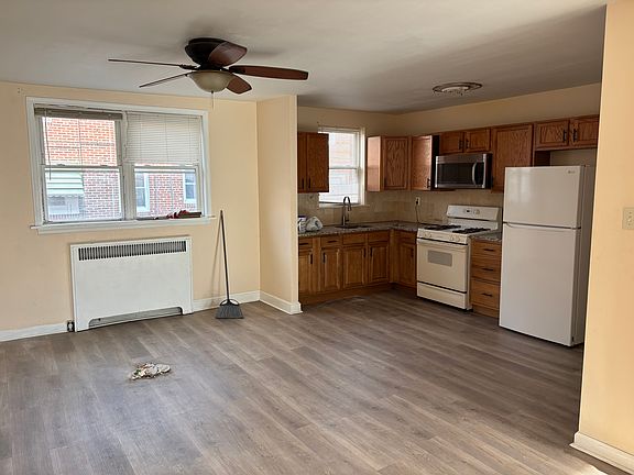 2nd image of 4525 Bleigh Ave #1