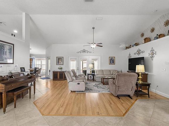 3rd image of 9957 SW 55th Avenue Rd