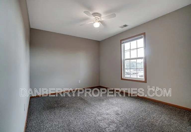 1127 N Byrne Rd #1 — Photo 40