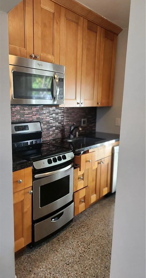 1 bed, 1.0 bath, 800 sqft, $1,900 — Photo 1