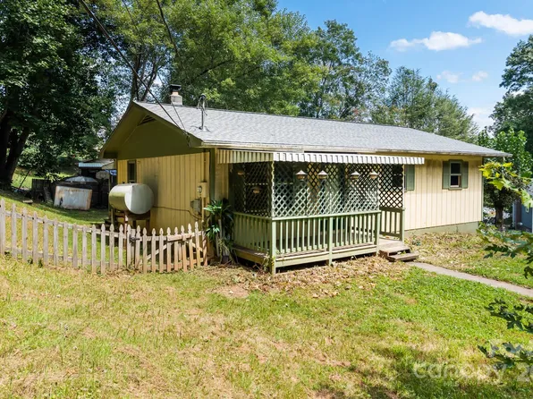 106 Culpepper Dr, Waynesville, NC 28786