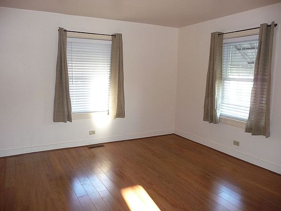 2nd image of 136 Archway Dr