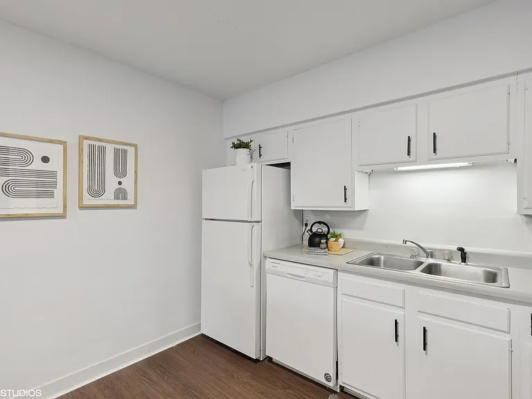 Twin Oaks Residences LLC — Photo 16