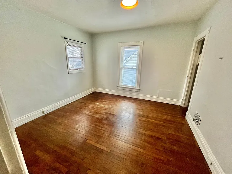 518 Washtenaw Ave — Photo 23
