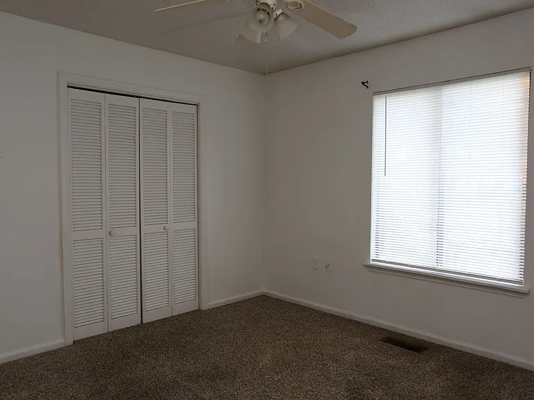 251 Knight Dr #7 — Photo 9