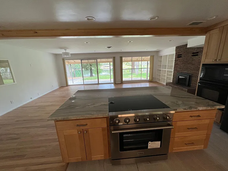 8045 S Lake Cir — Photo 4