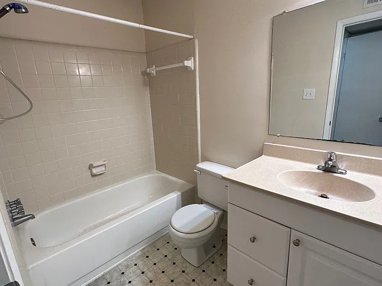 401 N Cromwell Rd #D7 — Photo 17