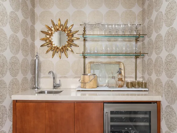 300 East 55th Street image 8 of 20