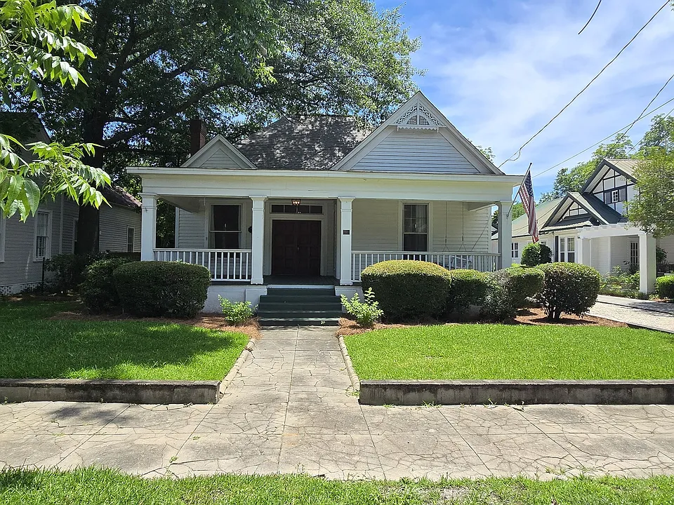 712 Stonewall St