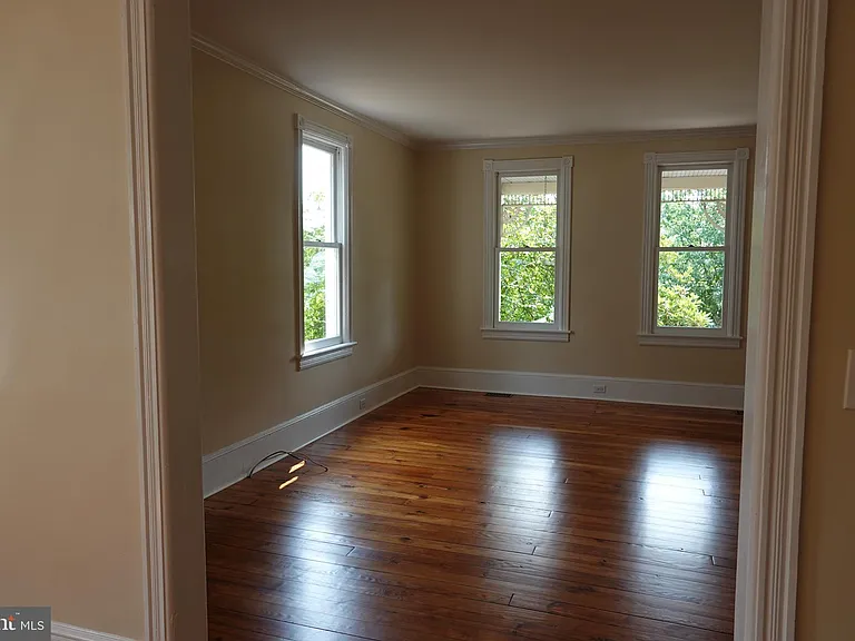 36 Hart Ave — Photo 17